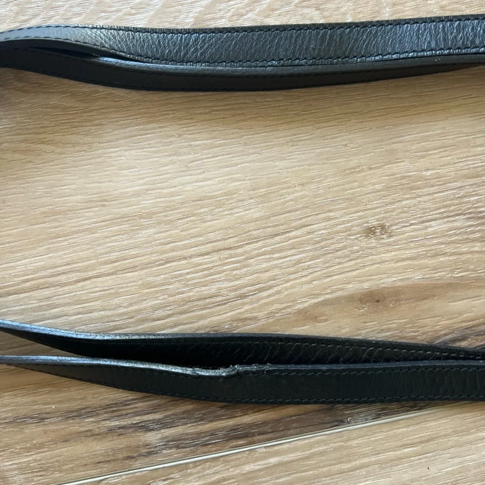BURBERRY Black Leather Shoulder Bag with Gold Accents and Nova Check interior - Picture 12 of 12